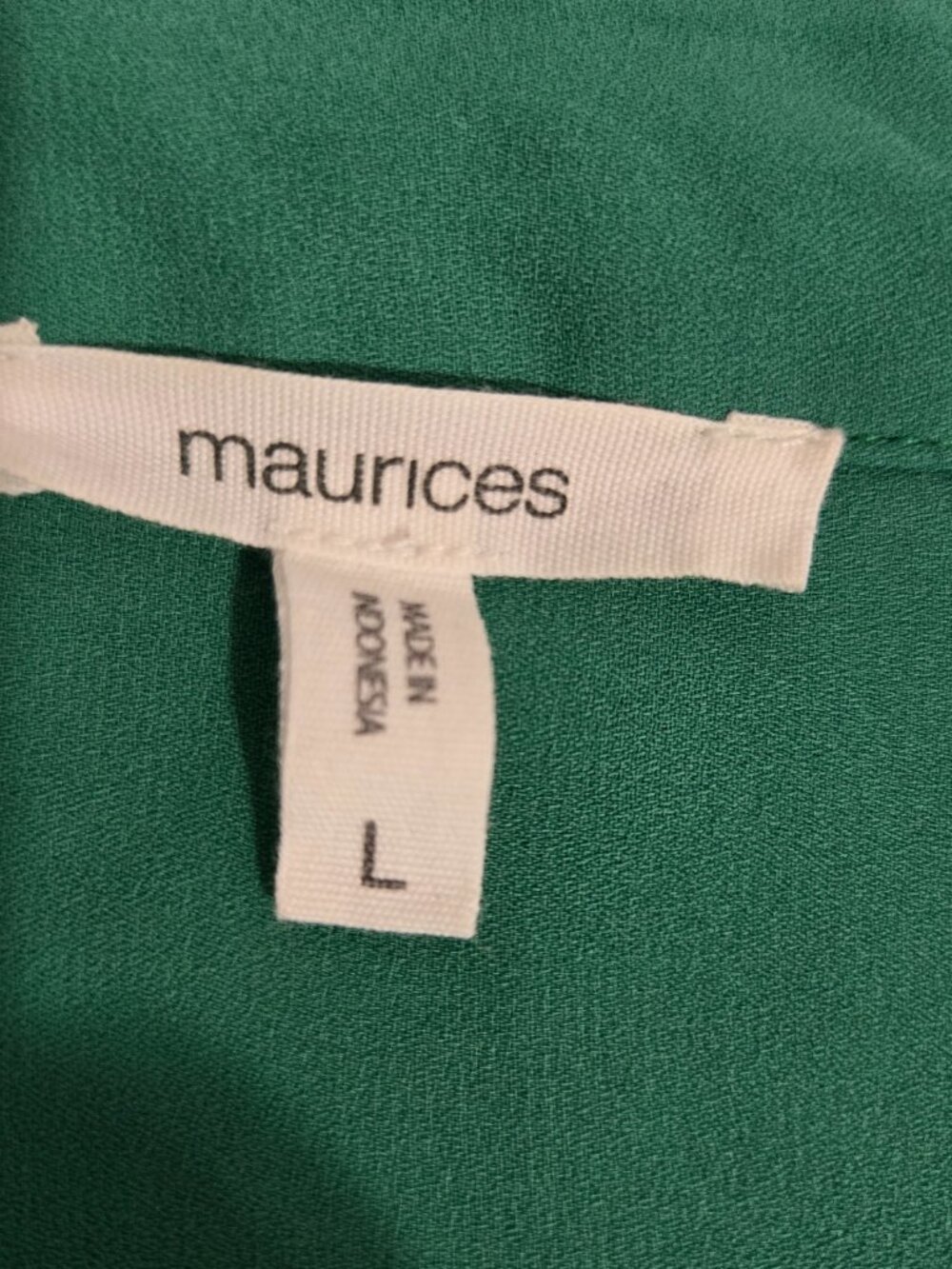Maurices Emerald Green Button Down Blouse Roll Tab Sleeve Size Large - Picture 4 of 8